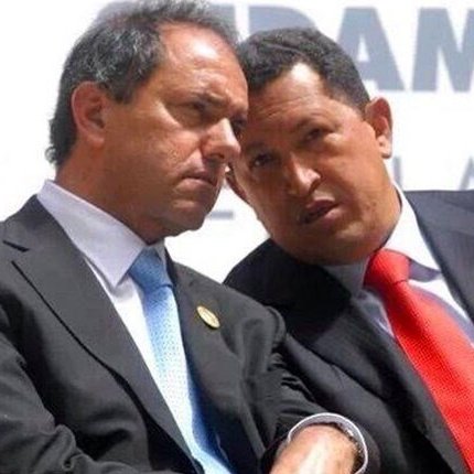 augustogrinner's tweet image. Quien milite a los KIRCHNERISTAS:

• Daniel Scioli.
• Sebastián Pareja.
• Ramón Vera e hija.
• Pilar Ramírez.
• Manuel Quintar.
• Lisandro Almirón.
• Leila Gianni.
• Pablo Ansaloni.

... en un TRAIDOR al liberalismo, y CRITICAR eso es ser FIEL a las ideas de la libertad.