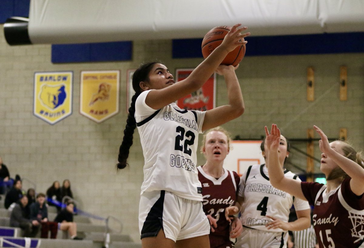 SandyPost's tweet image. More photos from Gresham girls basketball’s victory over Sandy last night
Story: theoutlookonline.com/2026/01/23/gre…