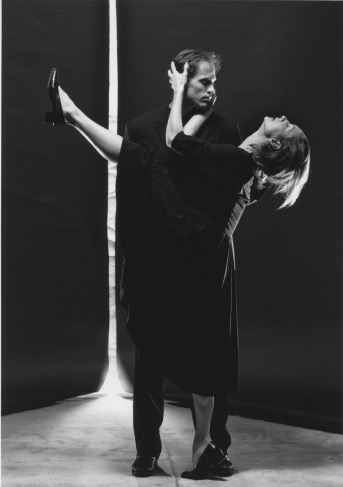 Pour célébrer l'anniversaire de naissance de Marc Boivin, le voici accompagné de Lucie Boissinot dans Les ombres dans ta tête chorégraphiée par Jean-Pierre Perreault en 1996.
bibliodanse.ca/Record.htm?idl…