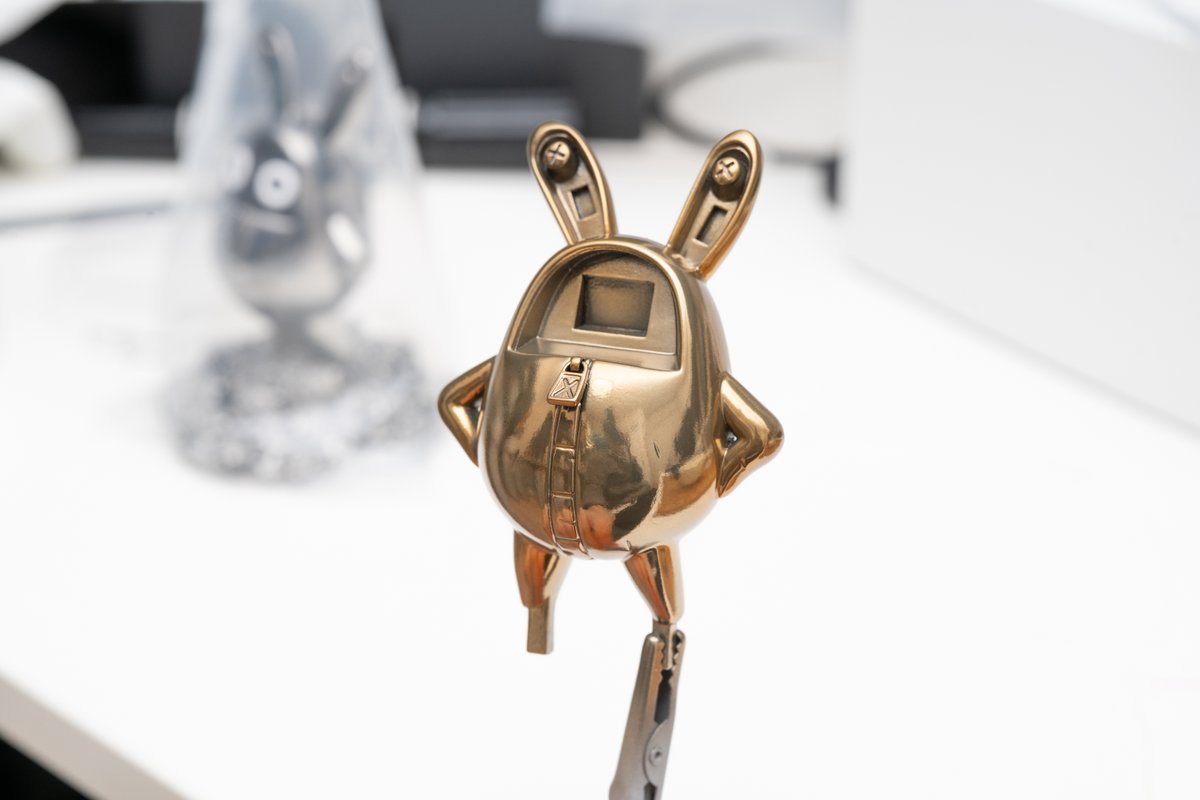 ゴールド用のトップコートちょっと難しいな