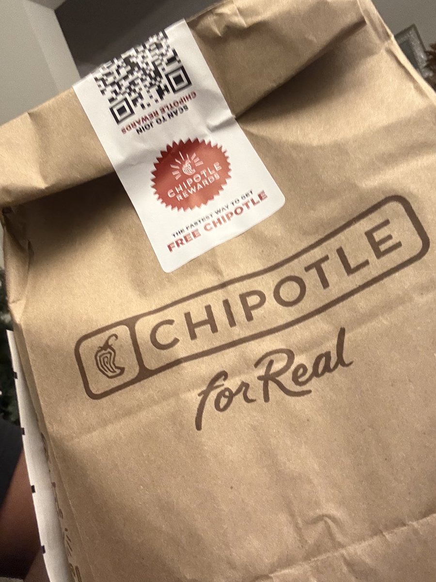 KaiviM2029's tweet image. Nothing better than eating Chipotle after getting some work in 🌯🌯 #Chipotle #AfterWorkout #GoodEats @ChipotleTweets