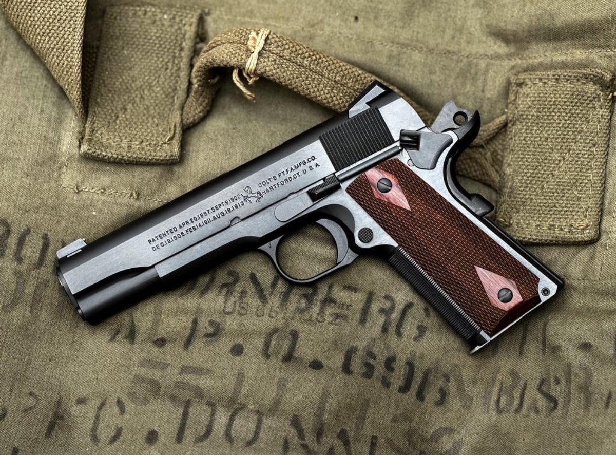 savassanatii's tweet photo. CZ 75B mi? Colt 1911 mi? https://t.co/HSakwB17RN