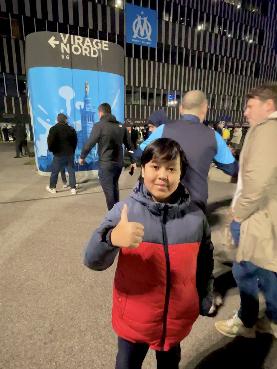 iprabudiansyah's tweet photo. Bucket list checked ✅ Nonton langsung Liverpool and Mo Salah. ❤️⚽️ @LFC @The_RedsIndo #Liverpool #OlympiqueMarseille #YNWA #TheReds https://t.co/zL8Kzwnscm
