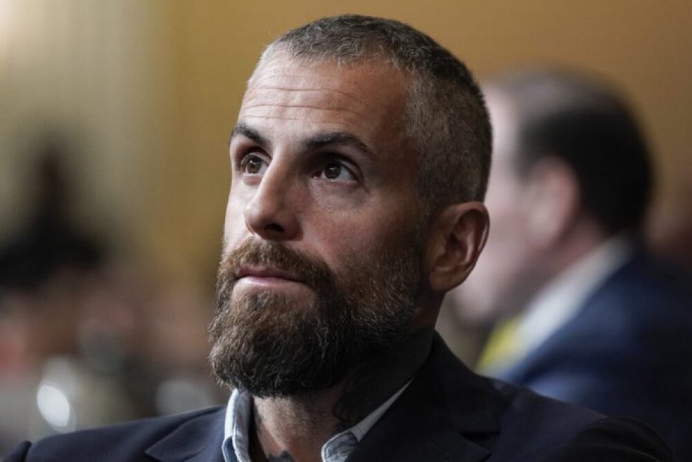 GigaBeers's tweet image. Punk ass. Right??