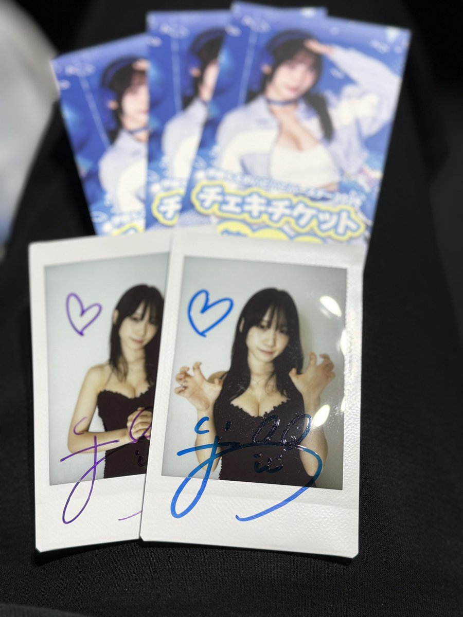 yanzirex's tweet photo. 今日は本当に最高の日だった。
もえさん、お誕生日おめでとう🎂🎊！
(もえちゃんの怒った顔が大好き！)
(チェキはブレちゃったけど🥲）
@iorimoe_five 
#もえ誕祭
#きゅるん
#伊織もえ https://t.co/M8KStDcbEM