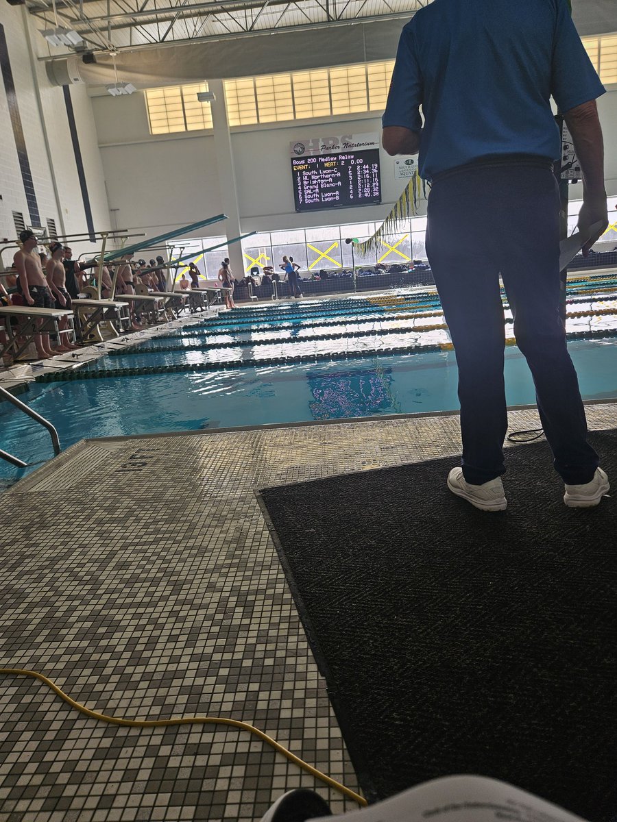 When it's below 0, the pool feels amazing 😂 #ATtwitter