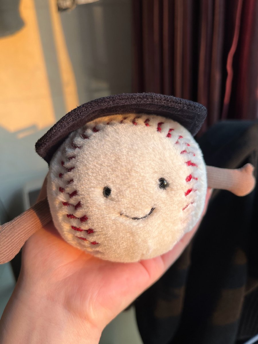 AnilKD3's tweet photo. 翻出压箱底的旧毛衣，拆成毛线球织杯垫 旧物重生的小确幸，你家闲置怎么变宝藏？ https://t.co/Tl8vBAr5Js