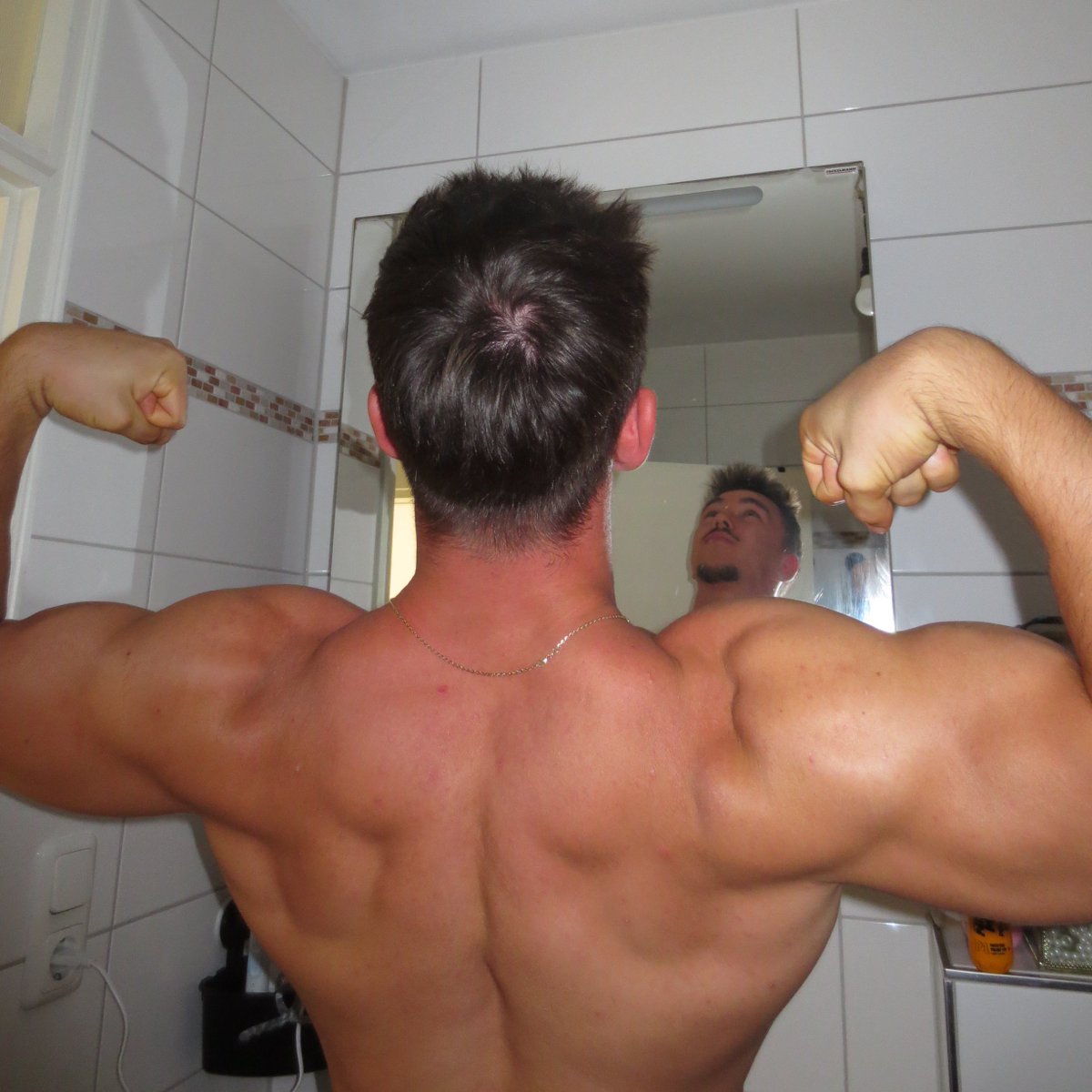 Do you love big muscles?
All my content linktr.ee/dannymusclevip