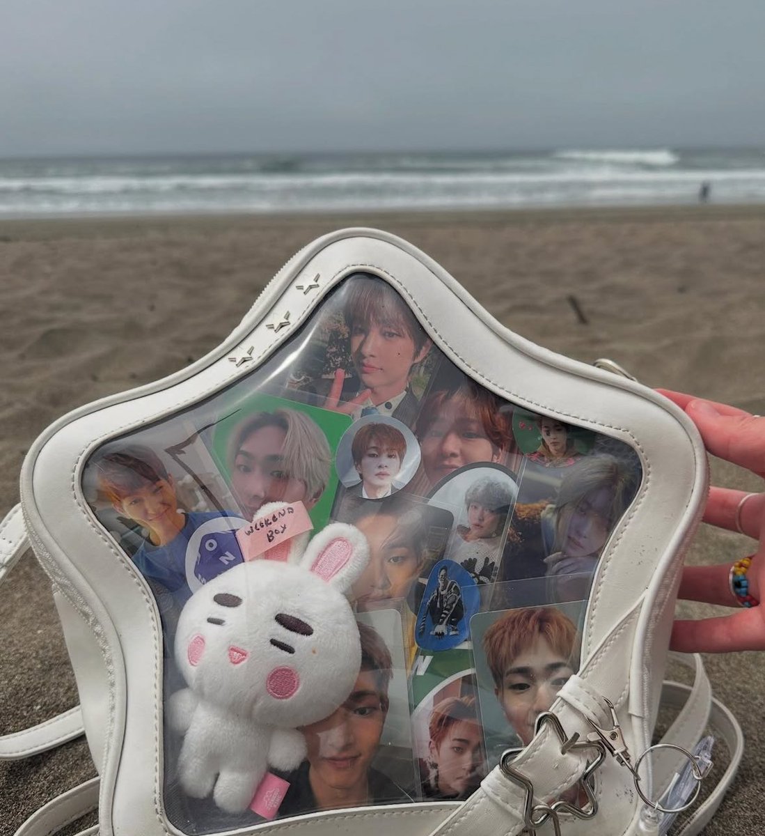 miscuntceptions's tweet image. going through old photos and im fucking crying at my ita bag for connection tour. it was that serious