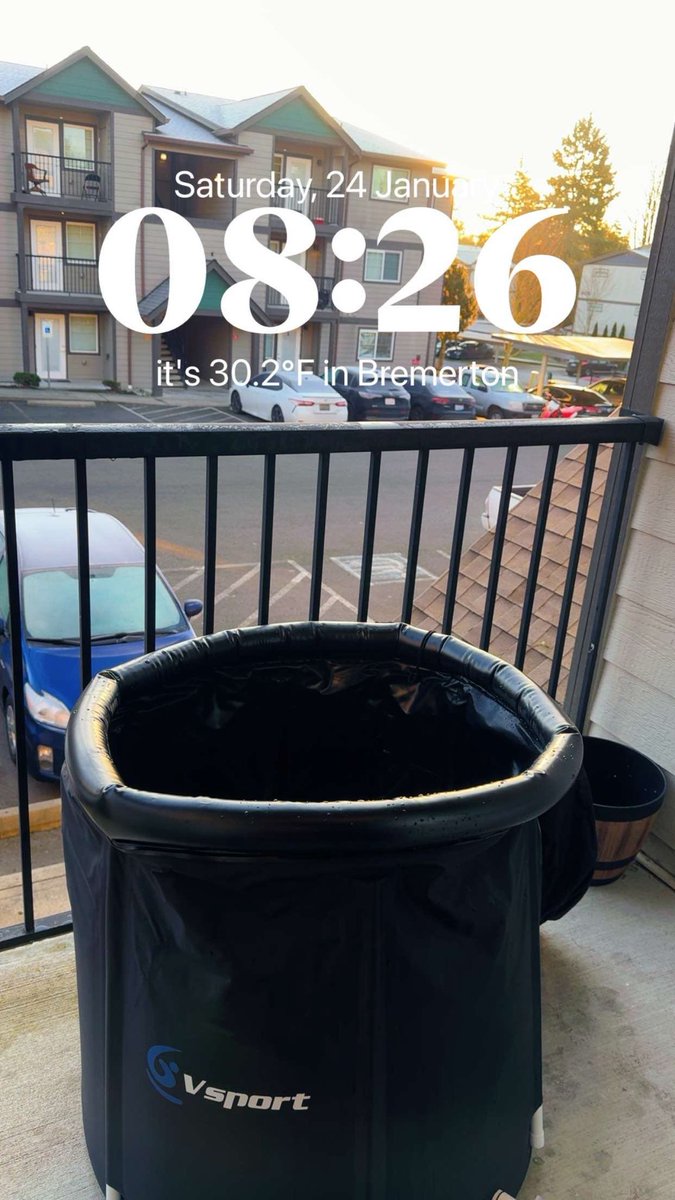 DanteCook16's tweet photo. Morning cold plunge, on the way to go destroy my legs. Enjoy your Saturday! https://t.co/NarVOb8pA9