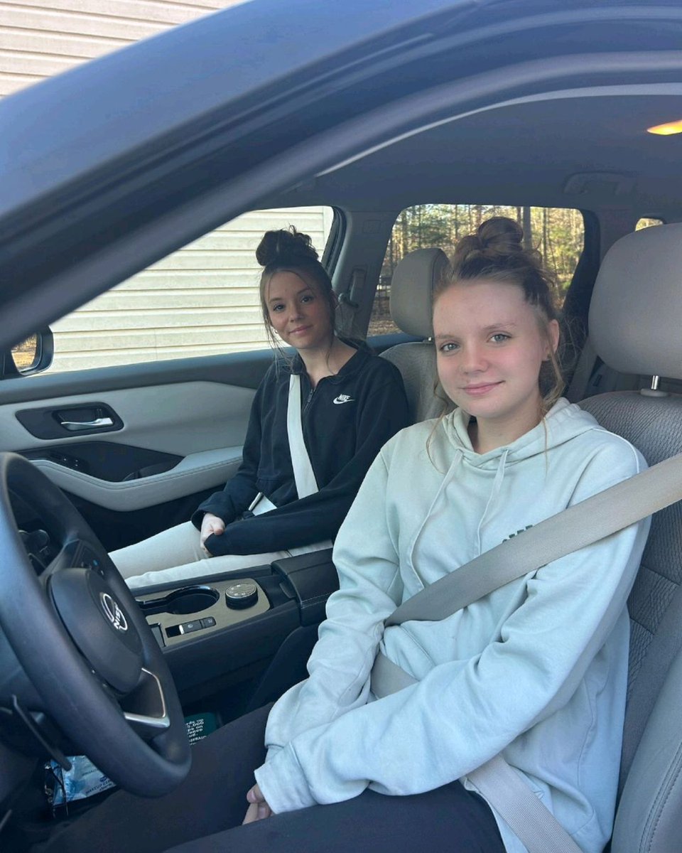 _YOVASO_'s tweet image. ✅ During National Passenger Safety Week, our Youth Advisory Council wants to remind you to buckle up EVERY time; even if you’re not the driver. Speaking up and strapping in could save your life. #PassengerSafety #teendrivers #YOVASO
