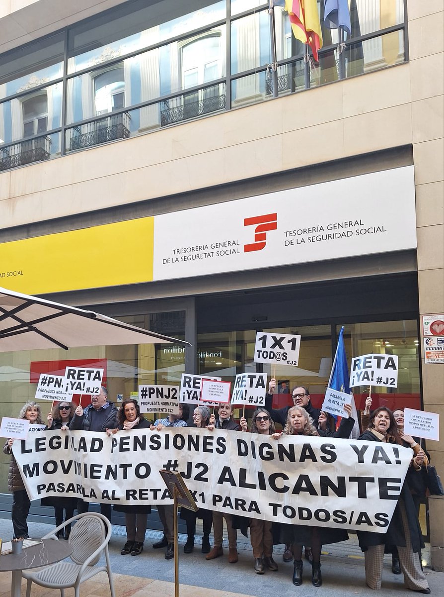 <a href="/JuanjoAizcorbe/">Juanjo Aizcorbe Torra</a> <a href="/alfonsocendon/">Javier Alfonso Cendón</a> <a href="/Josepmcervera/">Josep Maria Cervera🎗</a> <a href="/anacobocar/">Ana Cobo Carmona</a> <a href="/MarijeFullaondo/">Marije Fullaondo</a> <a href="/Macarenaloran/">Macarena Lorente Anaya</a> <a href="/m_barbero/">Verónica M. Barbero</a> <a href="/AlbMayoral/">Alberto Mayoral De Lamo .·.</a> <a href="/CarinaMejias/">Carina Mejías</a> <a href="/MoroMjesus/">mjesus moro almaraz</a> <a href="/mapaniagua/">Miguel A. Paniagua</a> <a href="/Idosagasti/">Idoia Sagastizabal Unzetabarrenetxea</a> <a href="/EnriqueSantiago/">Enrique Santiago</a> al retraso, y parsimonia de quienes deben dar solución decir que no nos rendimos #J2NoSeRinde