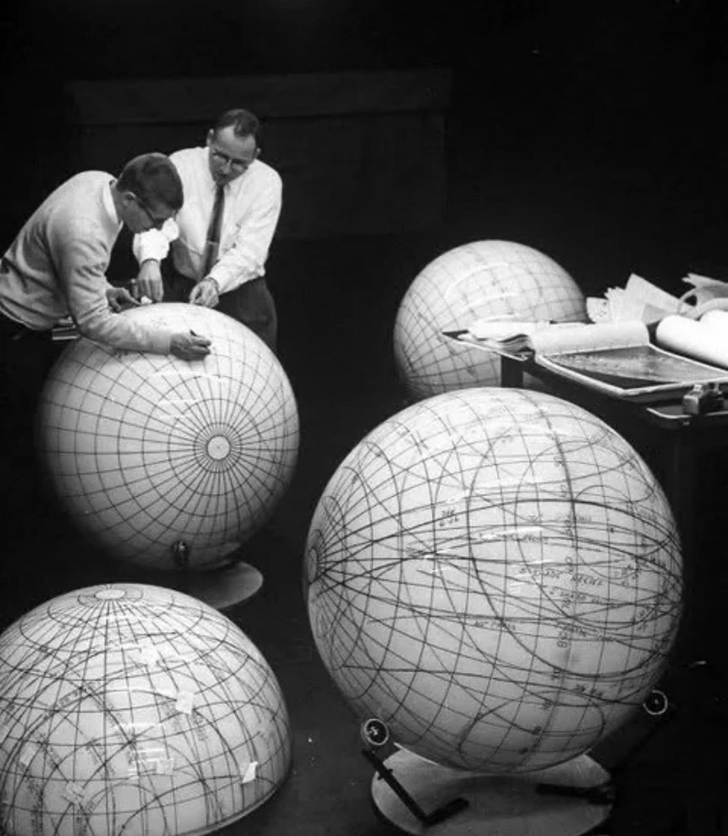 Looking Back In Time tweet media