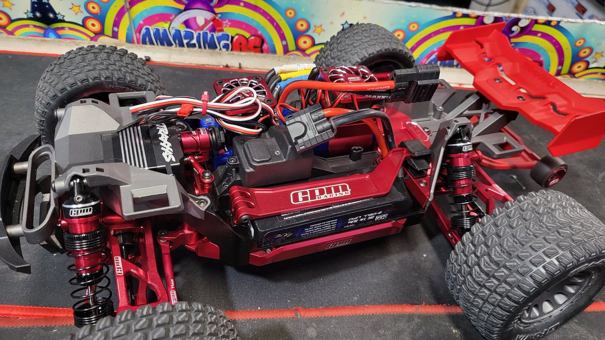 Putting the MAX in Mini Maxx❗️

Check out this Amazing Mini Maxx built by our techs!

This car is decked out with all aluminum parts. 💥

Built like a tank, and styling! 😎