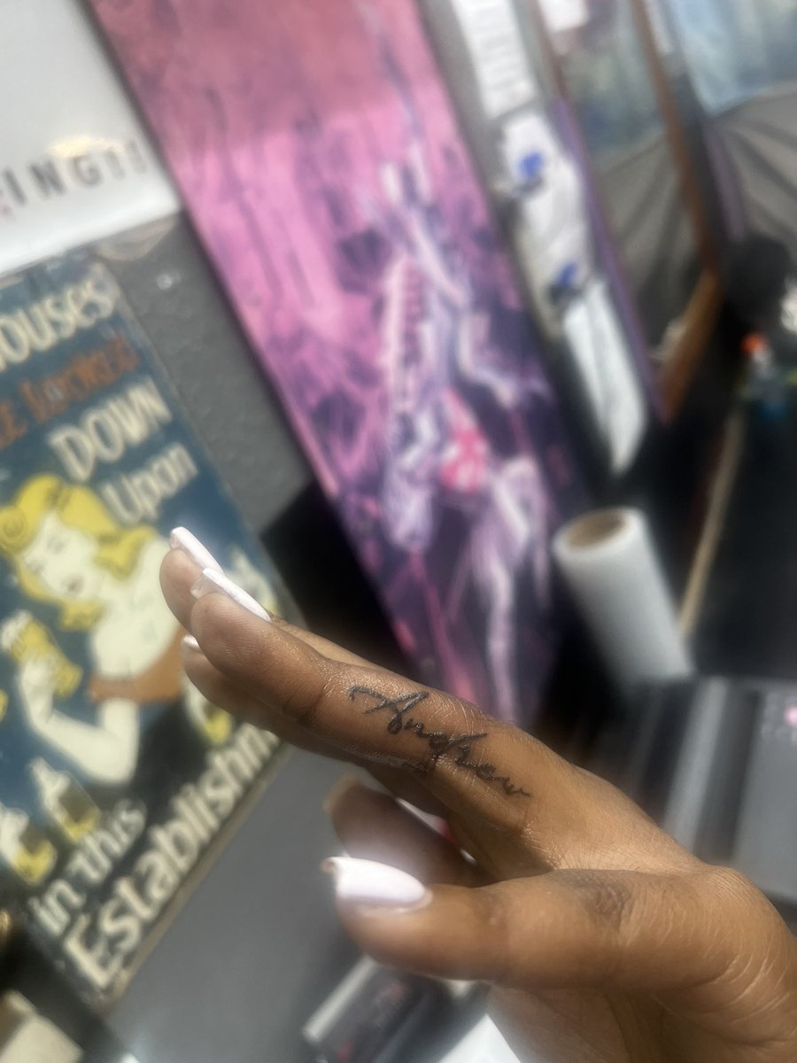 CShaee's tweet photo. you got his name tatted ? a few times and our date 🖤 https://t.co/ZaRMbJGcnv