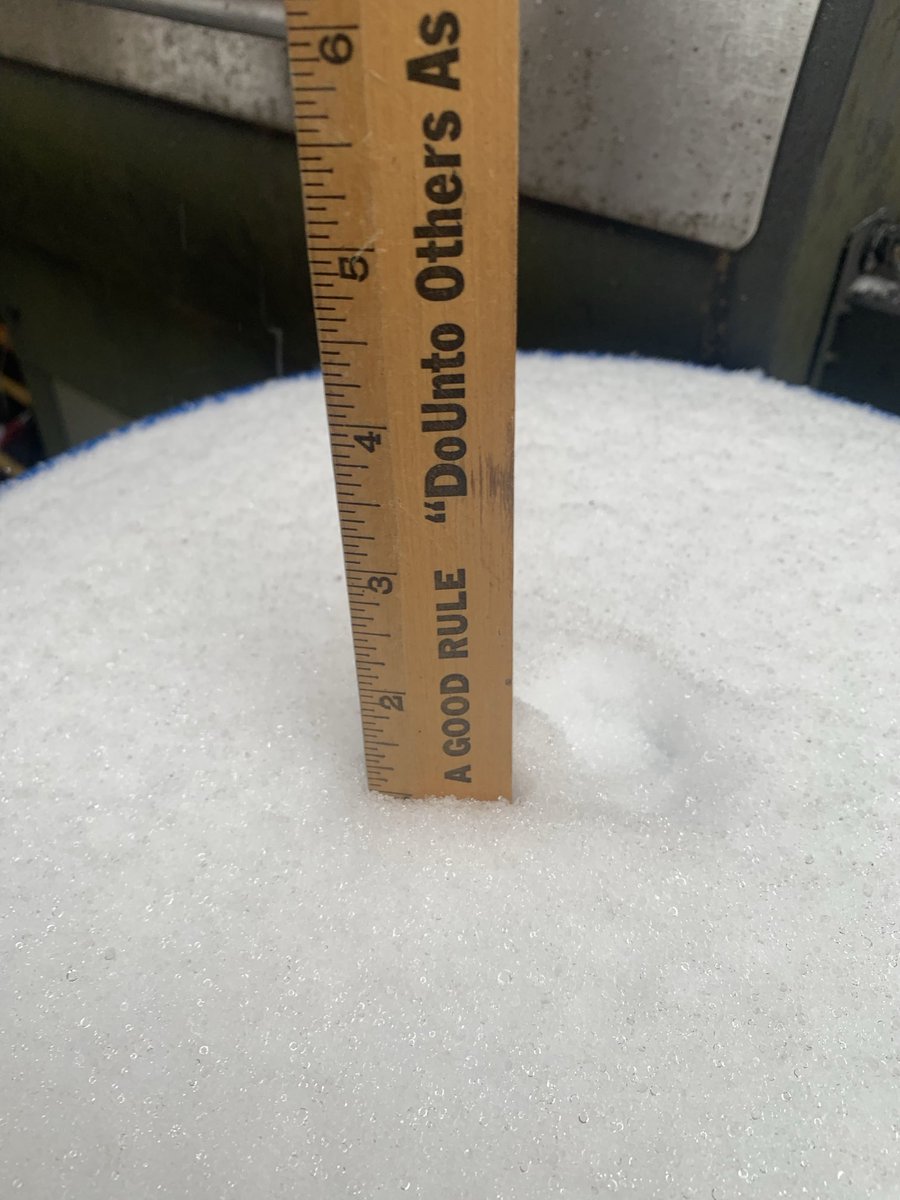 Snow ice sleet in Helena AR around inch do far. Long way from 20” ⁦<a href="/RussParker11/">Russ Parker</a>⁩ ⁦<a href="/cghenry_UA/">Chris Henry</a>⁩