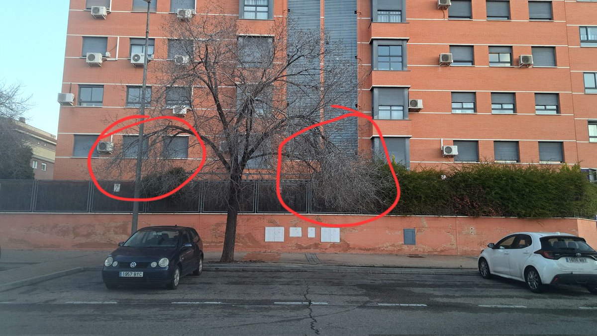 manueldufe's tweet photo. @ppyjj_alcorcon Calle Helsinki con calle Oslo, ahora sería conveniente podar los árboles que este verano con mayor peso pueden dar problemas. La calle Oslo tuvo una prepoda,  pero ya no remataron el trabajo porque iban a volver más adelante https://t.co/UpRn4HJMKb