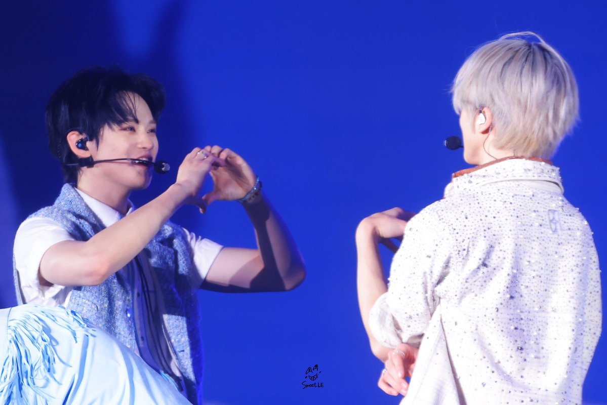 JisungGlobal's tweet image. [🫧] 260125 #지성 #NCT지성

Chenle mentioned #JISUNG on his Bubble!

“Ah”
“During 1, 2, 3 today”
“the reason”
“I gave Jisung a heart”
“is because”
“these days we've been making him do way too many things at concerts, and he's been getting embarrassed”
“so I felt sorry and gave…