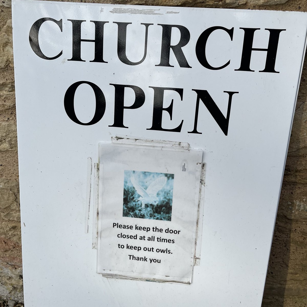 BirnieLinzi's tweet photo. This church is showing off. The rest of us have pigeons! #SignsOnSaturday. https://t.co/oO5wr4wnXK