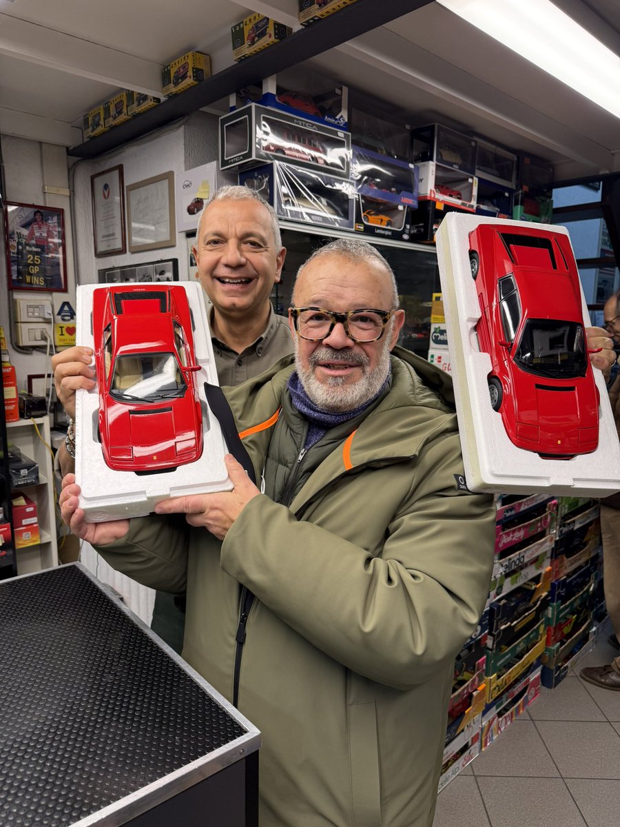 cars_tiny's tweet image. Ferrari Testarossa, uno o due specchi? #tinycars #ferrari #ferraritestarossa #scala112 #kk