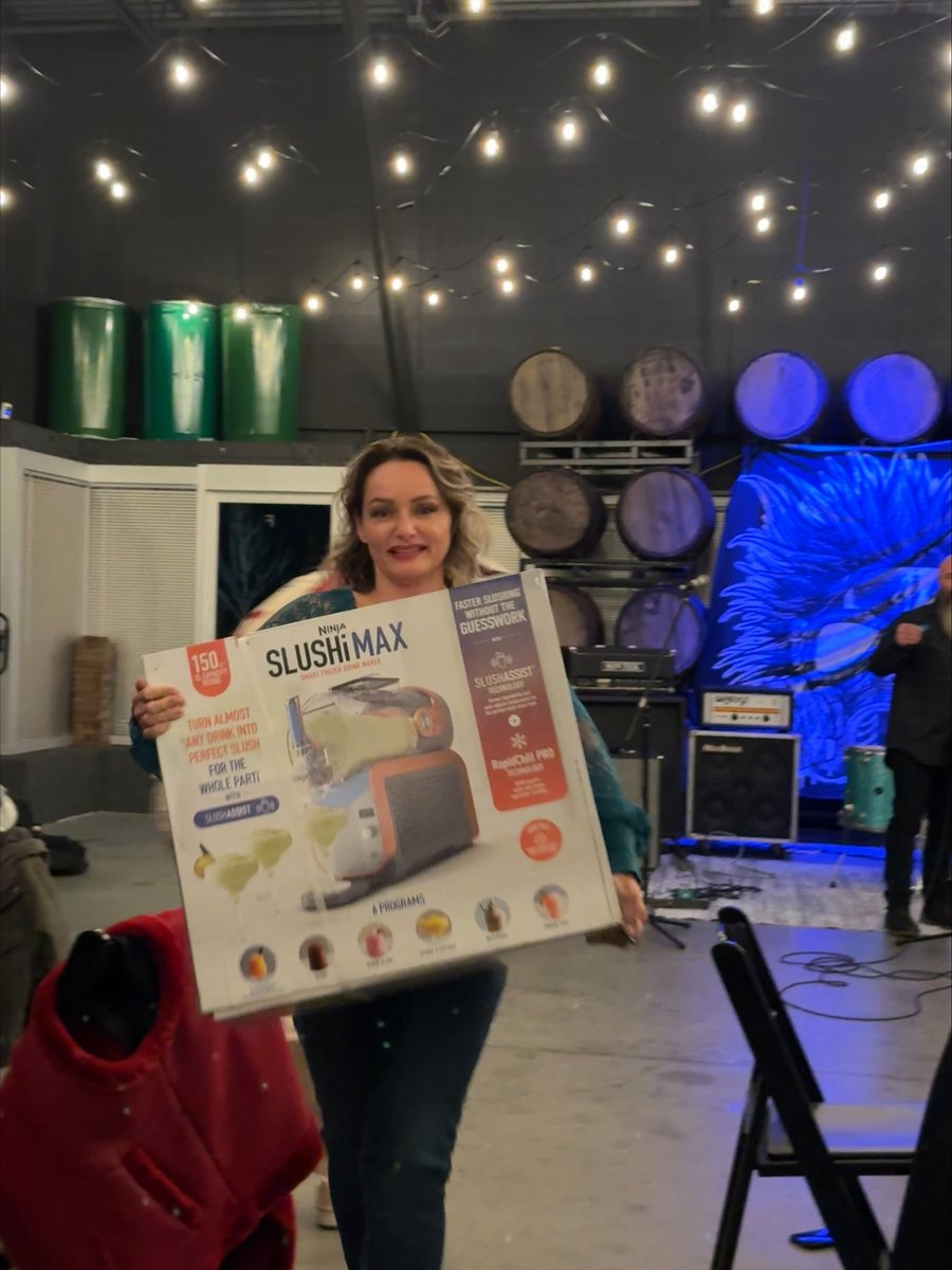 CKSignals's tweet photo. On Sunday we had a belated holiday celebration with the people who make it all happen! Good vibes and live music were the perfect way to enter the new year🎄🎶
•
•
•
#CompanyCulture #holidayparty #localmusic https://t.co/7W8MbHPvPK