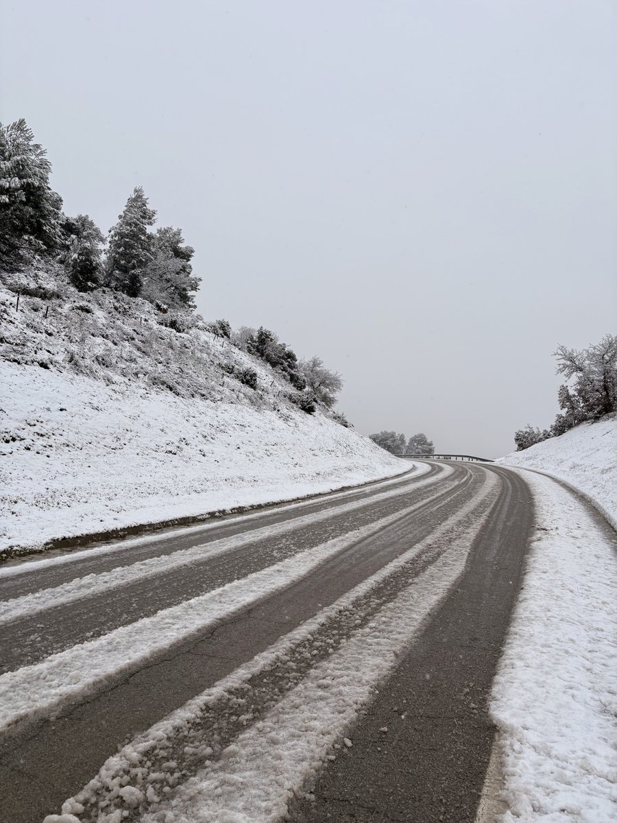 laMartu30's tweet photo. ❄️Fotos de la nevada a Olost (Lluçanès) 24-01-2026 (2/2) #ElTemps3Cat #neu #Nevada #Olost #Lluçanès @MeteOlost https://t.co/GInkwJqN3w