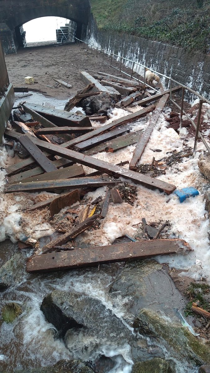 poppa1138's tweet photo. #stormingrid damage to the old  Teignmouth pier  and Meadfoot wall,  a right battering last night, rail travel severely disrupted. #Devon #weather https://t.co/AWt8SDxfcN