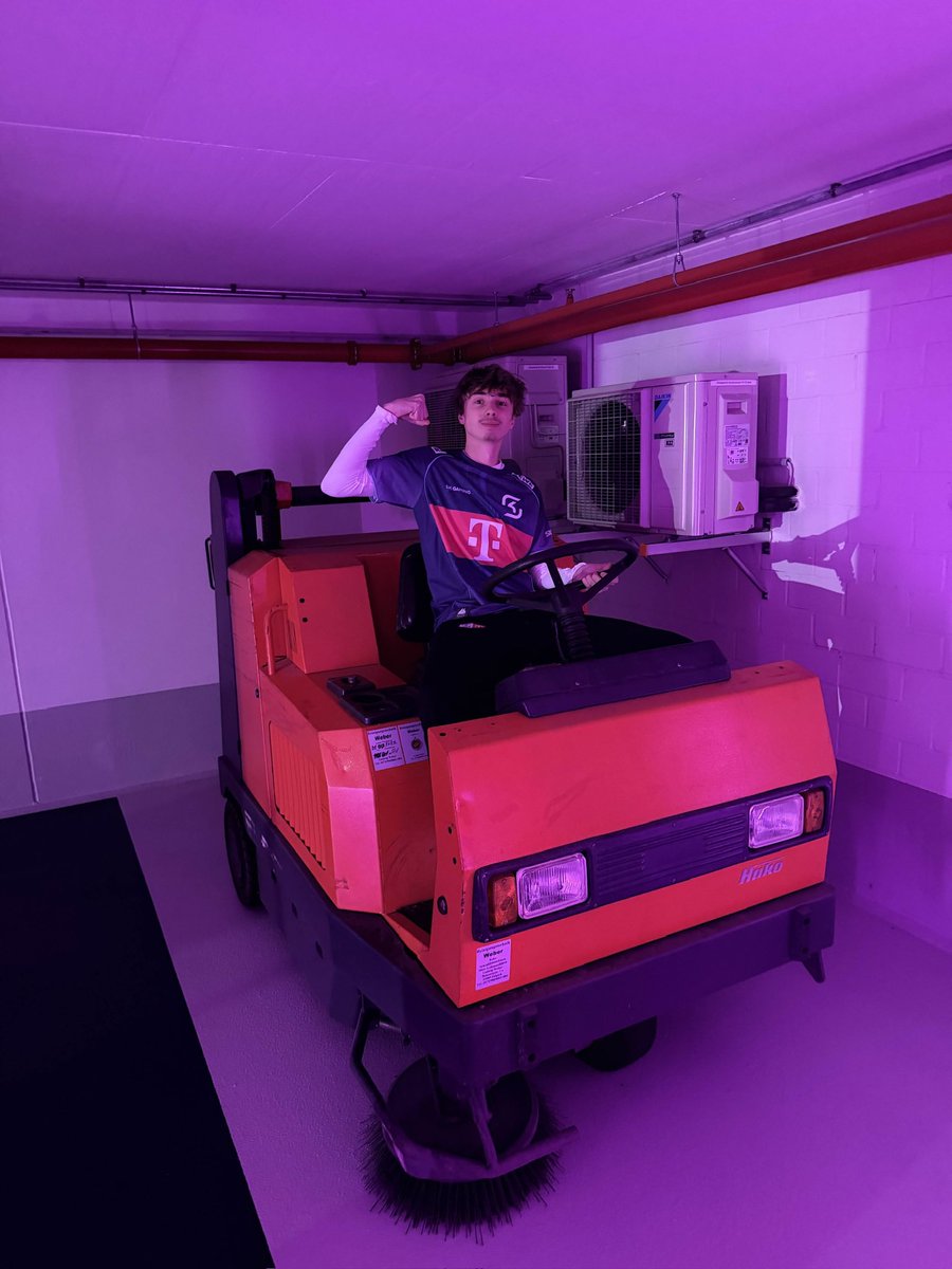 SK Nowy297 tweet media