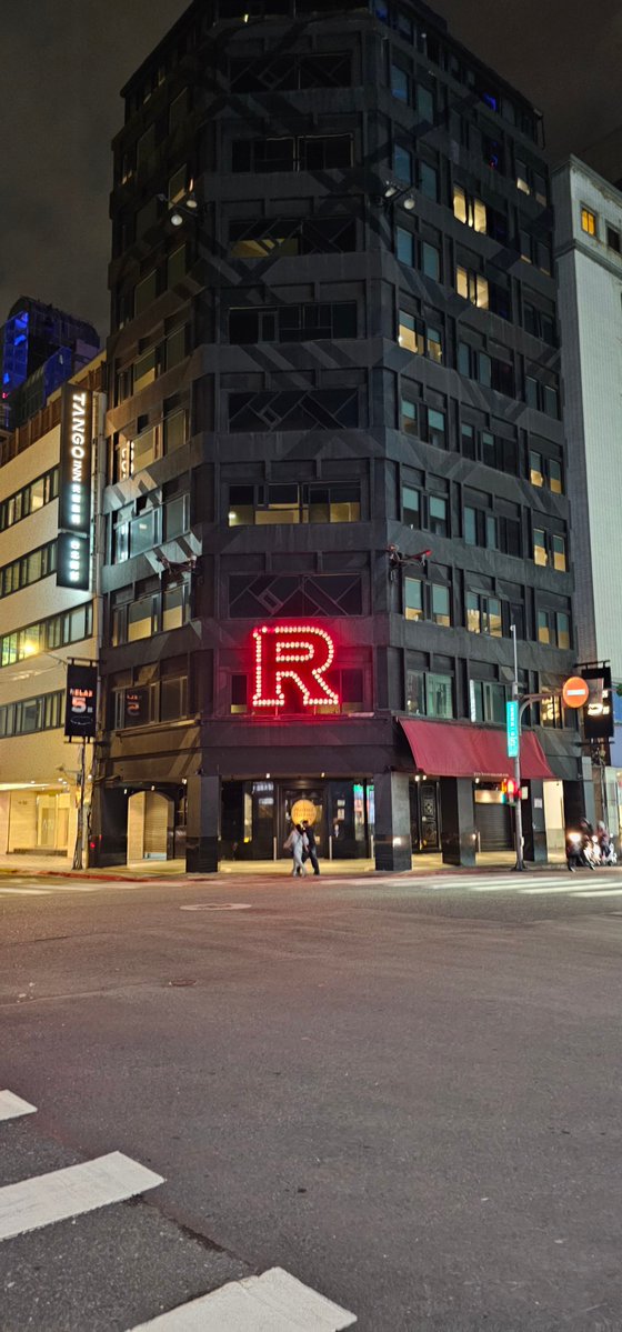 VectorLin_117's tweet image. 原來是火箭隊總部