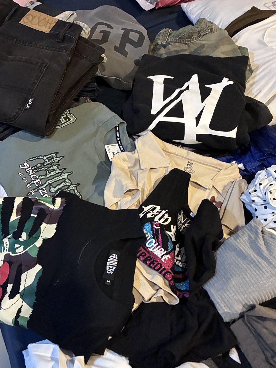 chexii31j's tweet image. * ส่งต่อเสื้อผ้าโล้ะๆย้ายห้องคับ .🫸🏽♥️🫷🏽
ลงวันอาทิตย์ ( 25/01/26) เวลา 19.30 💀
มีเยอะกว่าในภาพน้า

ค่าส่งเหมาๆ55, พื้นที่ห่างไกลม่ายบวกคับ ♡ 
🍒เฉพาะคน ฟอล รี ปัก 
ค่าส่งเหมา 30฿📌

#ส่งต่อเสื้อผ้า #ส่งต่อเสื้อผ้ามือสอง #โล๊ะตู้เสื้อผ้า #โล๊ะตู้ #เสื้อผ้าy2k #เสื้อผ้ามือ2