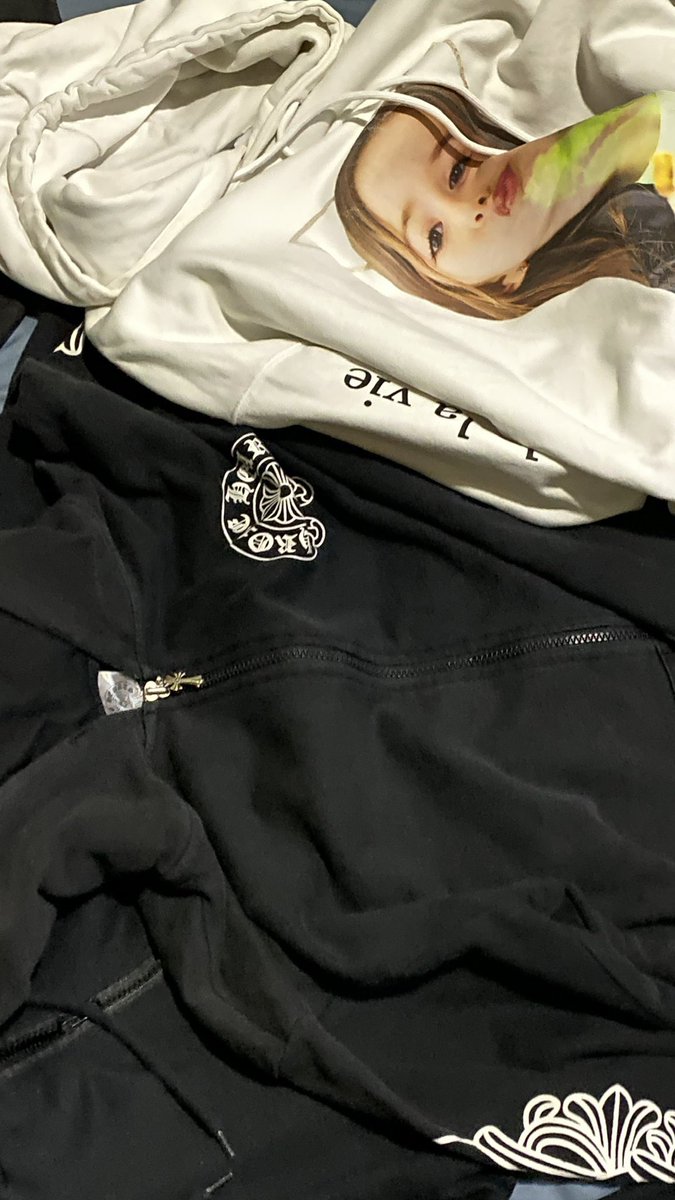 chexii31j's tweet image. * ส่งต่อเสื้อผ้าโล้ะๆย้ายห้องคับ .🫸🏽♥️🫷🏽
ลงวันอาทิตย์ ( 25/01/26) เวลา 19.30 💀
มีเยอะกว่าในภาพน้า

ค่าส่งเหมาๆ55, พื้นที่ห่างไกลม่ายบวกคับ ♡ 
🍒เฉพาะคน ฟอล รี ปัก 
ค่าส่งเหมา 30฿📌

#ส่งต่อเสื้อผ้า #ส่งต่อเสื้อผ้ามือสอง #โล๊ะตู้เสื้อผ้า #โล๊ะตู้ #เสื้อผ้าy2k #เสื้อผ้ามือ2