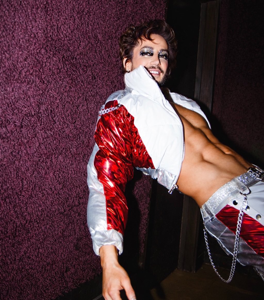 PopBase's tweet image. Frankie Grande stuns for his 43rd birthday.