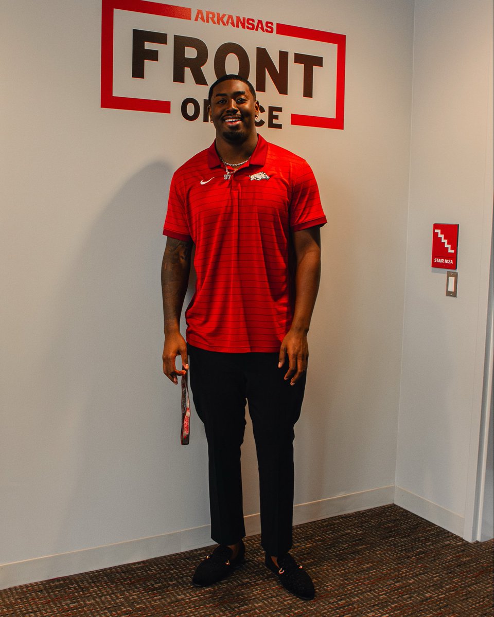 QuincyRhodesJr3's tweet photo. I will be at the ARKANSAS VS LSU GAME TODAY!!! Good luck @RazorbackMBB let’s get this DUB!! #wps #gohogs https://t.co/k4oCgH79xF