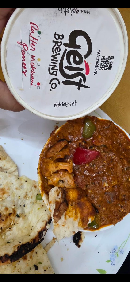 avnisharma0103's tweet photo. @drinkgeist @zomato ordered veg food from the restaurant and got non veg food delivered to a vegetarian. Very pathetic service by the restaurant. https://t.co/6vpKKYsFuG