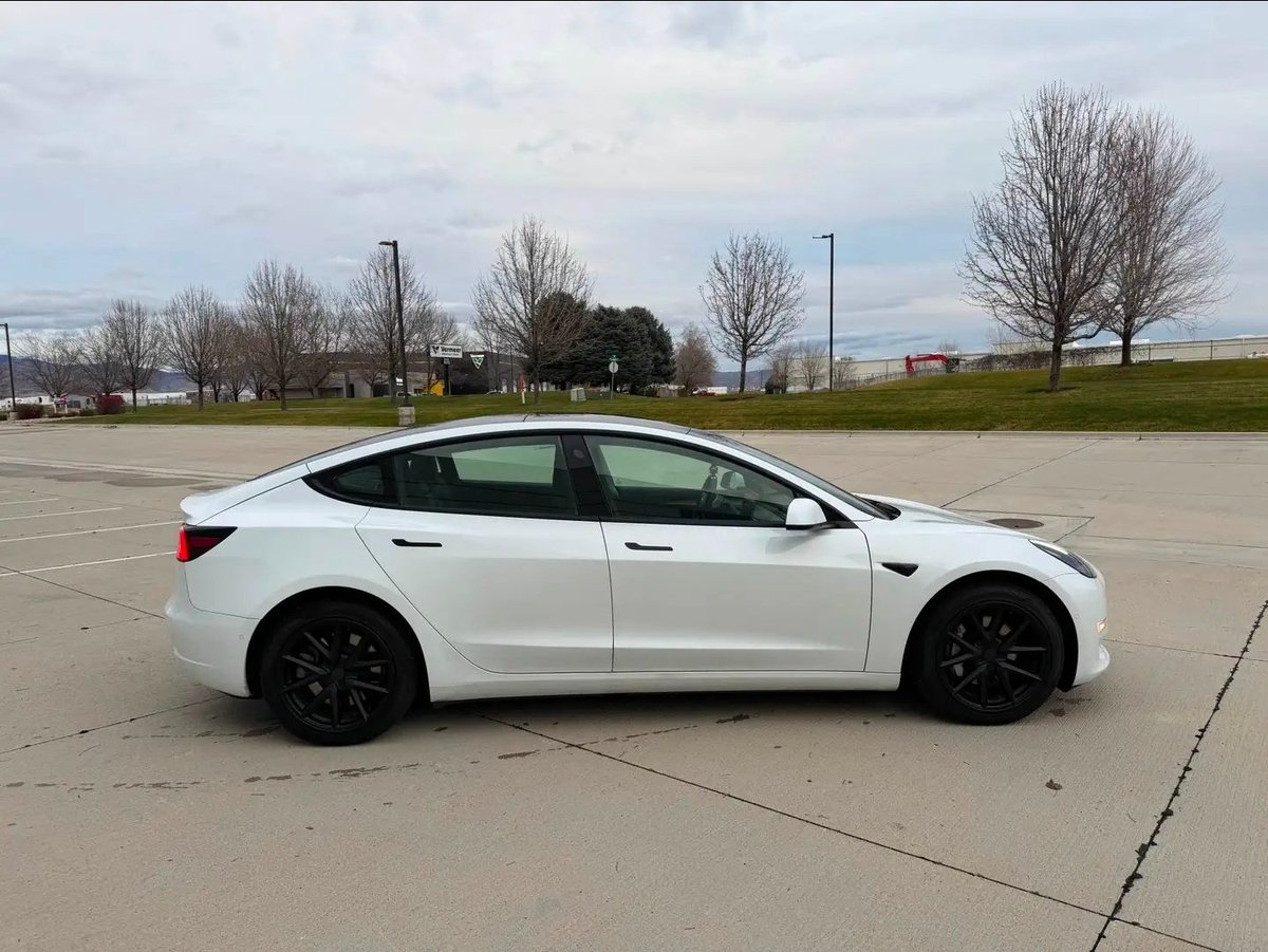 blueosmon's tweet photo. It's a bummer because I just picked up this Model 3 from a friend for a very good price to give it a shot and wife and I decided to get her the new Y. However since even a basic comfort feature is being taken away we're back to hybrid. Test driving a CX-50 tomorrow. https://t.co/4MDfQ4P7sF