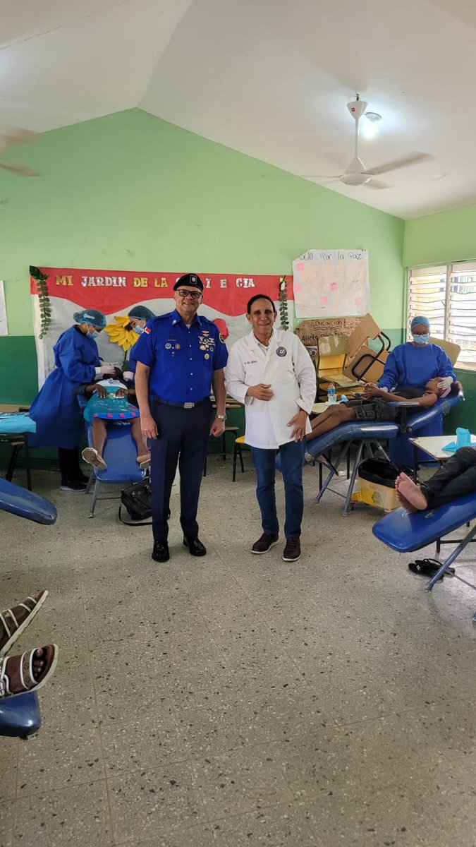 El Cuerpo de seguridad de los aeropuertos EL CESAC y La Fundacion Cruz Jiminian realizaron  un operativo medico de gran magnitud en La escuela LANGOMBRA la Union en Sosua puerto Plata. 

 cronicards.com/2026/01/el-cue… 

#CRONICARD