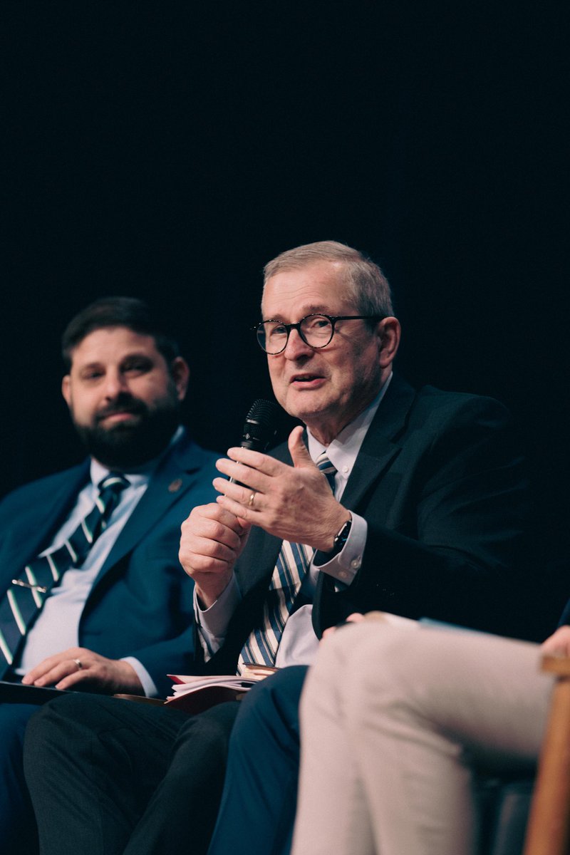 FoundersMin's tweet image. Our first session this morning was our Q&amp;amp;A panel with questions submitted by our attendees! Our speakers addressed questions on missions, having children, honoring the sabbath and more!

#MakeDisciples #MakingDisciples #ChristianFamily #Missions #FoundersCon