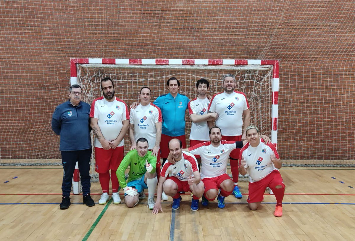 Acaba de comenzar el partido de liga de fútbol sala de Femaddi en el que el Dinamo de Feddig2008 está jugando dentro del pabellón Rafael Vargas de Getafe.
¡Suerte equipo!