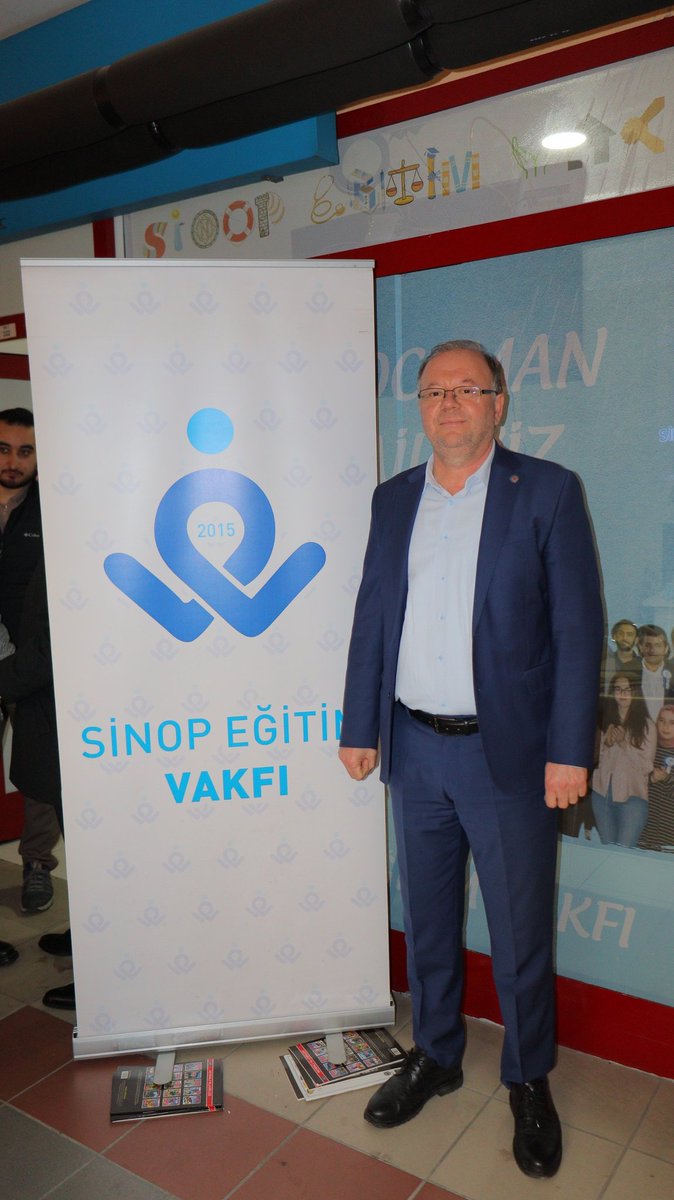 ErmisErol's tweet photo. Eğitim-Bir-Sen İstanbul 6 Nolu Şube Başkanımız @idrissekerci ve Genç Memur-Sen İstanbul İl Başkanımız @mstfazz ile birlikte @SinopEgitimVkf toplantısına katıldık, vakfın çalışmaları hakkında bilgilendik, geleceğe dönük istişarelerde bulunduk.

Vakfımız, 10 yıldır Sinoplu ihtiyaç sahibi öğrencilere burs veriyor. Burs verdiği öğrenciler bugün iş güç sahibi olmuş, burs verir hâle gelmiş. Gerçekten gurur verici.

Toplantının moderatörlüğünü eğitim üzerine ciddî kafa yoran yazar @Ortaksoz yaptı. Toplantıya çok sayıda Sinoplu akademisyen bürokrat ve egitimci katıldı.

Toplantı sonunda Sinop mantısı ikramı yapıldı. İkram dolayısıyla Sinop mantısını dünyaya tanıtan Halime Şahin hanımefendiye teşekkür ederiz. Sinop Eğitim Vakfı'nı bugünlere getiren kurucularına,  başkanlara ve yönetimlerine teşekkür ederiz.

Sinop Eğitim Vakfı Başkanımız Aydın Çengel ve yönetimine bu güzel organizasyon için teşekkür eder, çalışmalarında başarılar dileriz.