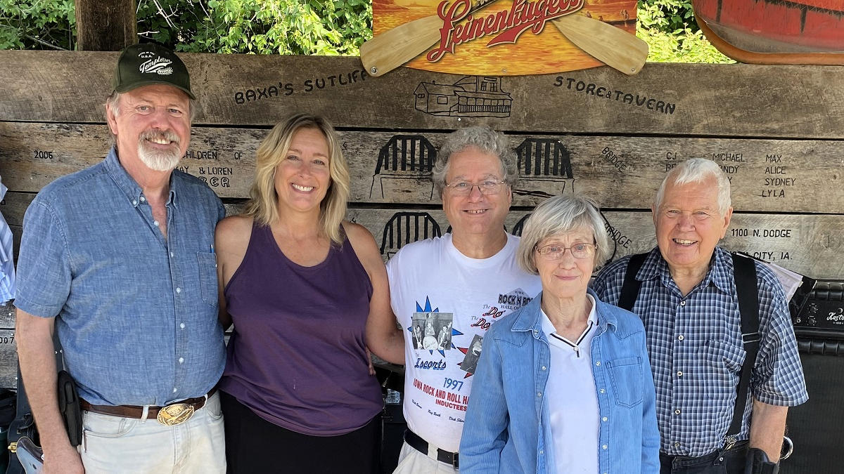 ricksh's tweet photo. 🎸🕺 Rock out with THE DO’S &amp; DON’TS!
Live 50s &amp; 60s Rock ‘n’ Roll at Wild Hogs Saloon &amp; Eatery!
🗓️ Sun, February 1 | 3:00–7:00 PM
📍 350 Commercial Dr Walford, IA 52351
🎶 Bring your dancing shoes for an epic afternoon of music! 🍔🍻
#LiveMusic #WalfordIA #RocknRoll #ClassicRock https://t.co/zVfmlVsuhe