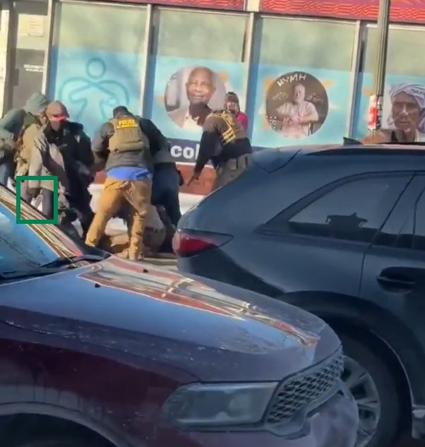 OAlexanderDK's tweet image. This officer very clearly succeeded in disarming the suspect and walked away with the firearm you just pictured prior to the first shots.