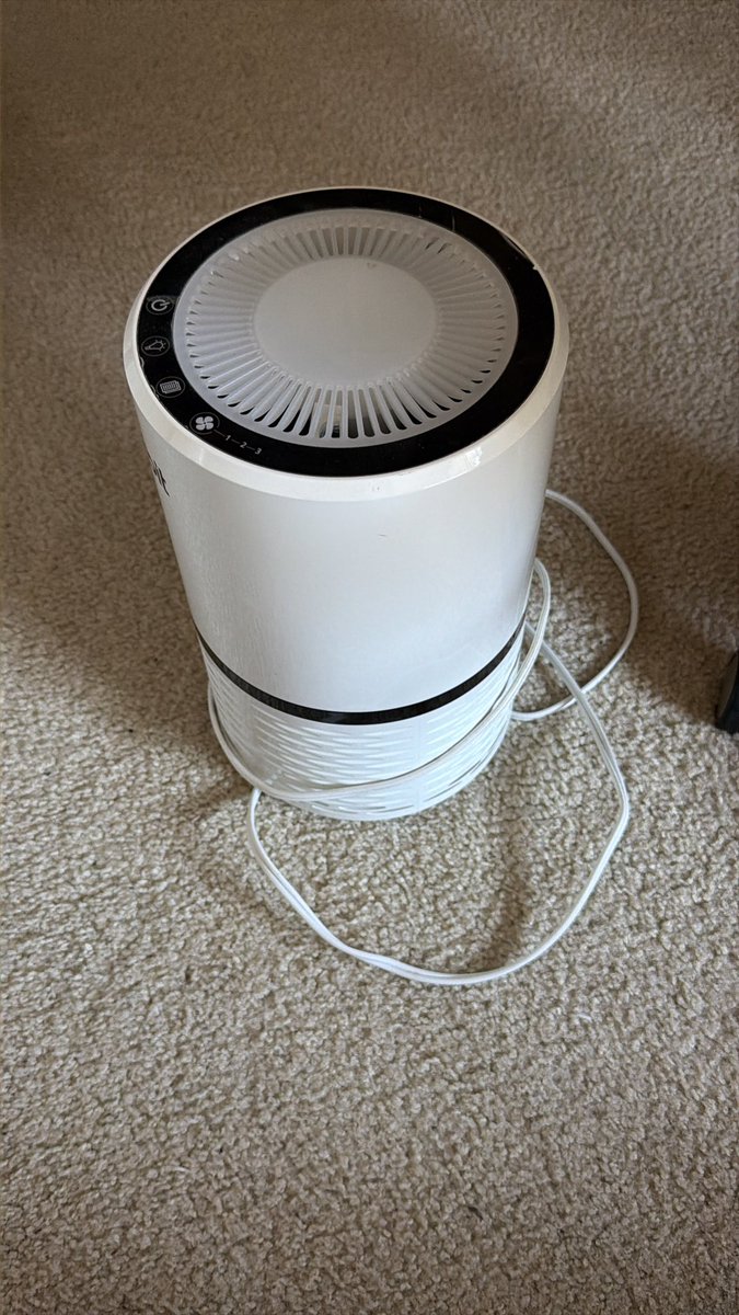 TheNotoriousDRE's tweet photo. @AskTSA can I bring an air purifier though security as a carry-on? https://t.co/Zy3gvdQwq2