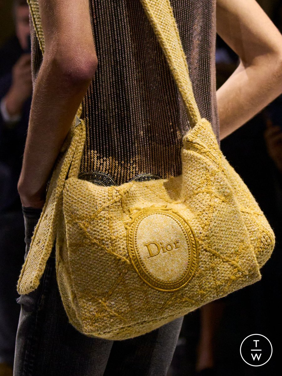 LAVIDAPRADA's tweet image. bags at dior homme aw26