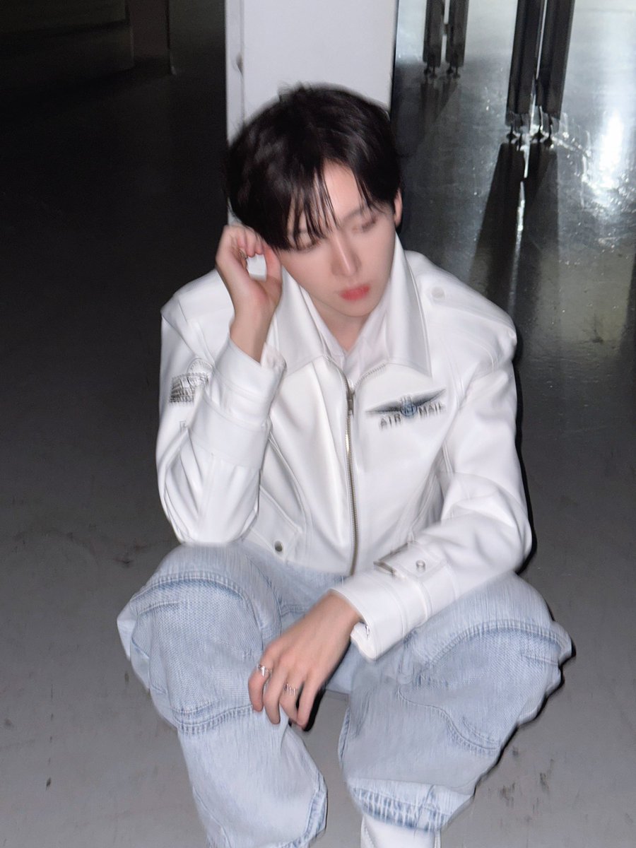 ignflip's tweet image. 그니깐 부산콘 간 사람들은 이 용안을 실물로 봤다고?