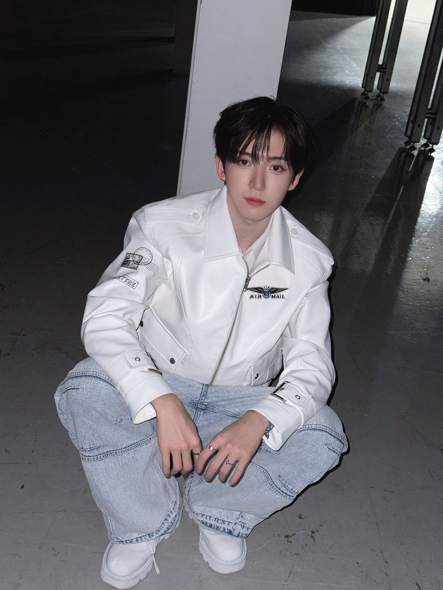 ignflip's tweet image. 그니깐 부산콘 간 사람들은 이 용안을 실물로 봤다고?