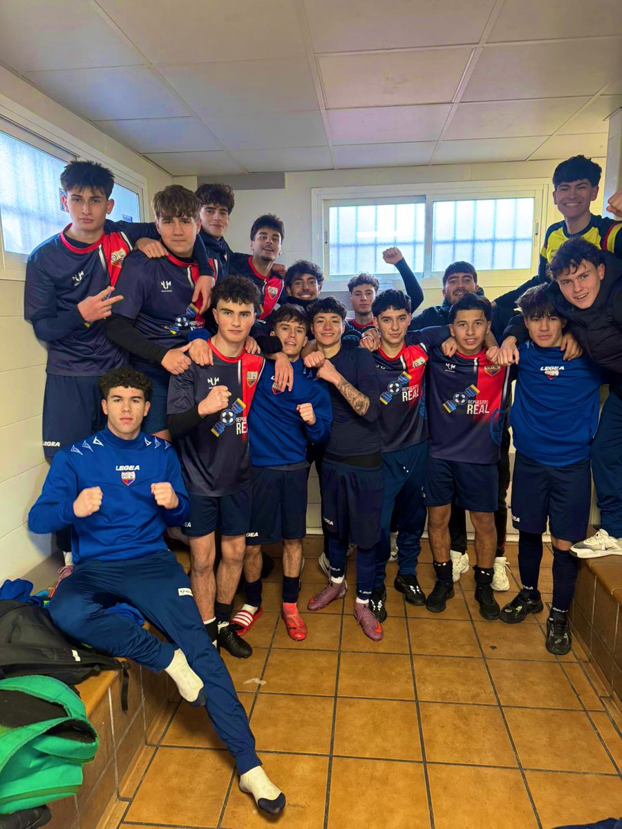 Llegan buenas noticias del Juvenil A, que se impone a domicilio. Un partido serio y sumamos la victoria.

La Almudena 1 - 3 SanPas

¡Vamos, equipo!

🔴🟠🔵 #VamosSanPas