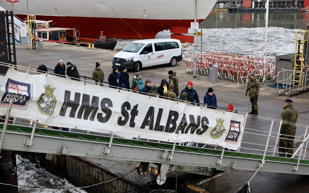HMNBDevonport's tweet photo. 🇩🇪⚓ The ship’s company has also held a ‘Ship Open To Visitors’ event - allowing the local community of #Hamburg to step onboard and find out what life is like on @HMSStAlbans 
#Type23Frigate #NATO https://t.co/8IbKSYy7a4