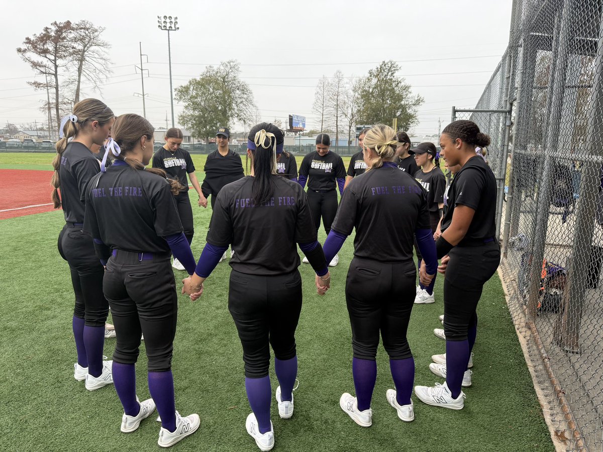 HHStigerSBall's tweet photo. Had a great first scrimmage! Saw some great things! #FueltheFire 💪🏼🥎🐅 https://t.co/WeBODd7j3L