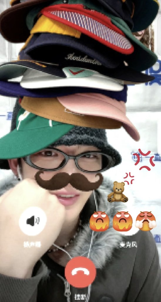 poutybae510's tweet image. 내 눈에 비친 진영...
🧸：그야말로 고양이계에서 모자왕이시군요..
이 아이는 정말.. 그의 모자를 포기할 수 없습니다..울어야 할지 웃어야 할지 모르겠습니다…

#배진영 #BAEJINYOUNG