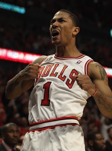 PasionBasketNBA's tweet photo. 💥 SORTEO EXPRESS 💥

Hoy los Chicago Bulls retirarán el dorsal #1 de Derrick Rose, y por eso, vamos a sortear una de sus camisetas

Para participar:

➡️ Da RT al tweet

➡️ Síguenos a mí y a @NBAFutQuality 

➡️ Menciona a un amigo en los comentarios (cuantos más comentarios dejes más posibilidades tienes de ganar)

El ganador se anunciará a través de nuestros perfiles, no se anunciará a través de ninguna cuenta secundaria ni nada. Cuidado con las cuentas que os hablan por privado diciendo que habéis ganado el premio y os piden los datos de vuestra tarjeta, no piquéis, es una estafa

MUCHA SUERTE A TODOS 🍀